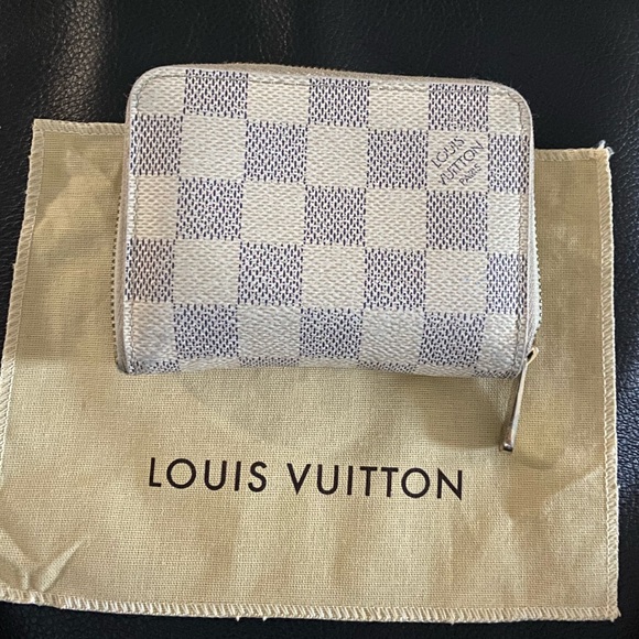 Louis Vuitton Handbags - Louis Vuitton zippy COIN PURSE